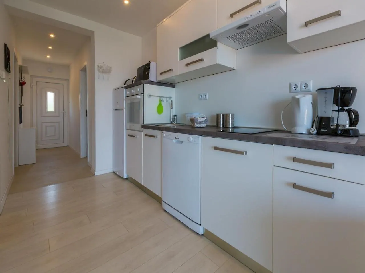 Apartments Lavarin Novi Vinodolski 0*,