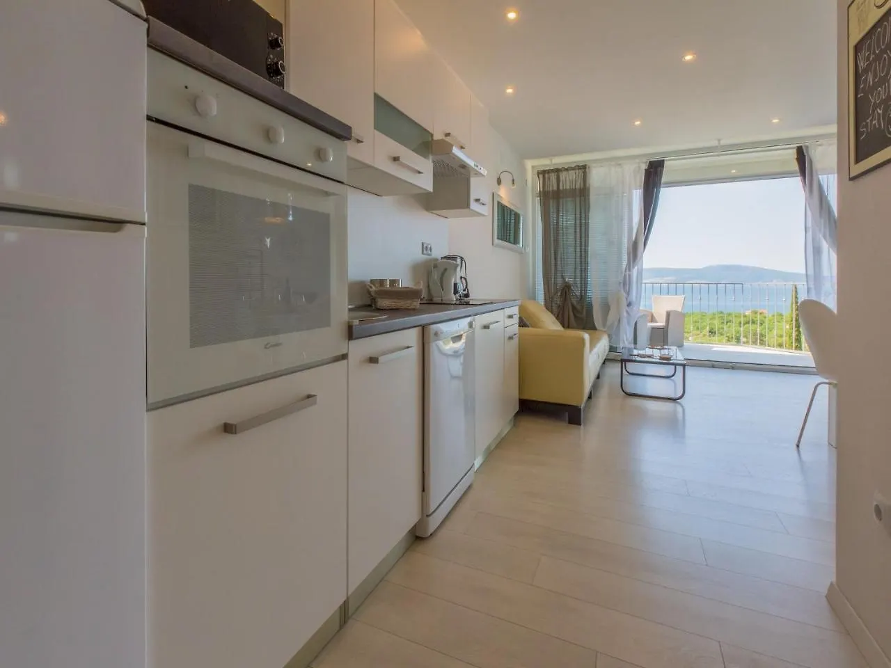 Apartments Lavarin Novi Vinodolski
